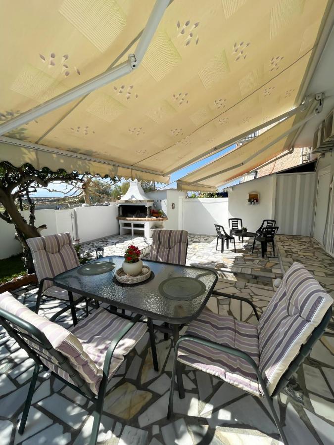 Sunny Beach House Corinth Εξωτερικό φωτογραφία